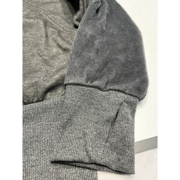 NWT Tahari Sport Charcoal Gray Sweatshirt with Thumb Holes ~ MSRP $82 - Picture 15 of 16